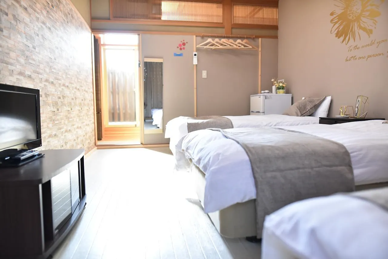 אוסקה Guest House 168