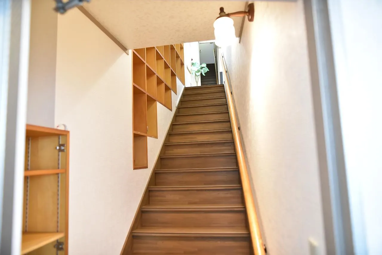 אוסקה Guest House 168 0*,