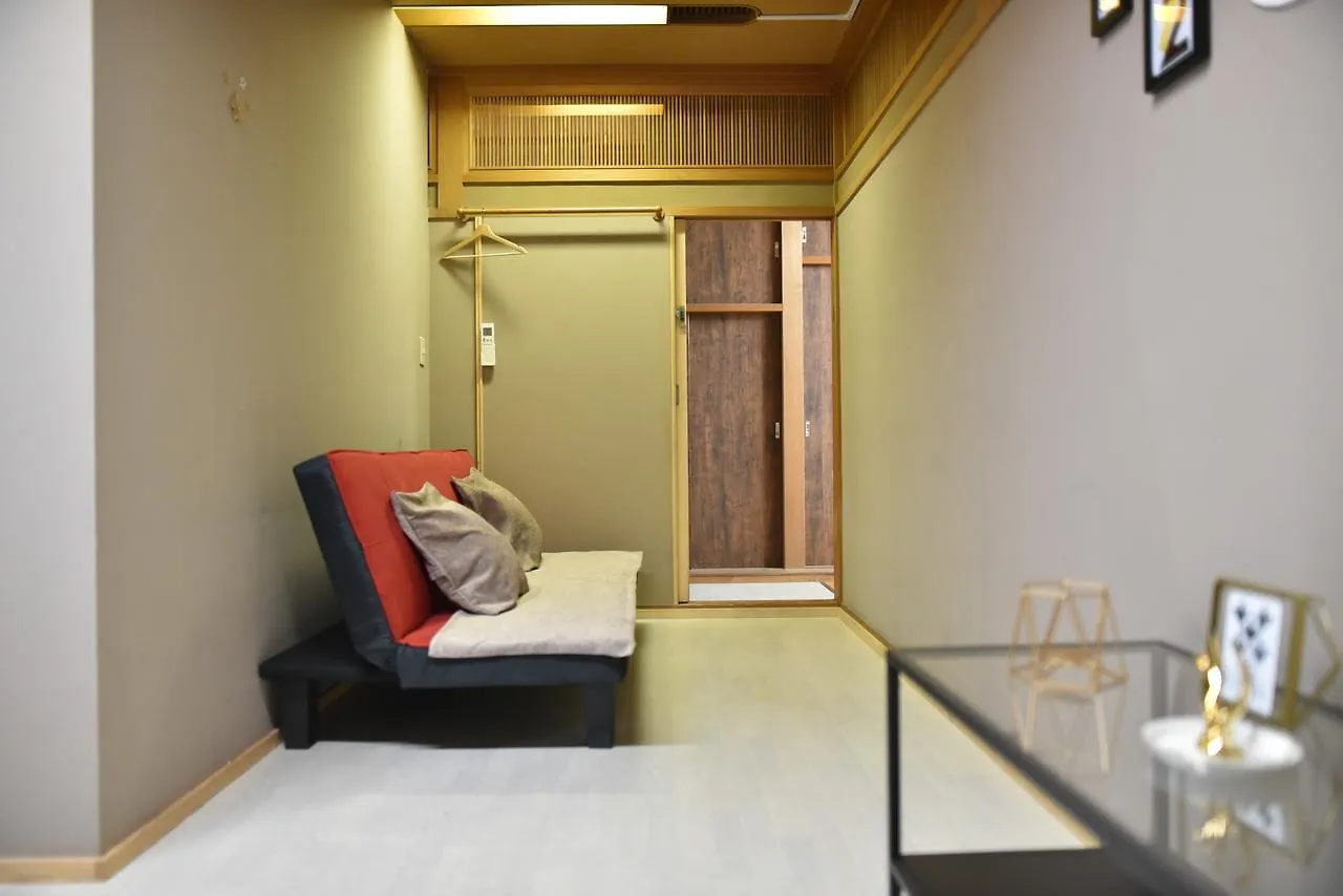Guest House 168 Osaka Apartment